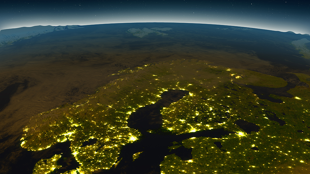 Sateliittikuva Skandinaviasta yöllä - valot taajamien kohdalla
