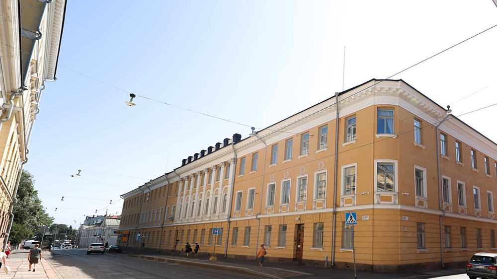 Kuvassa on työ- ja elinkeinoministeriön rakennus Aleksanterinkadulla